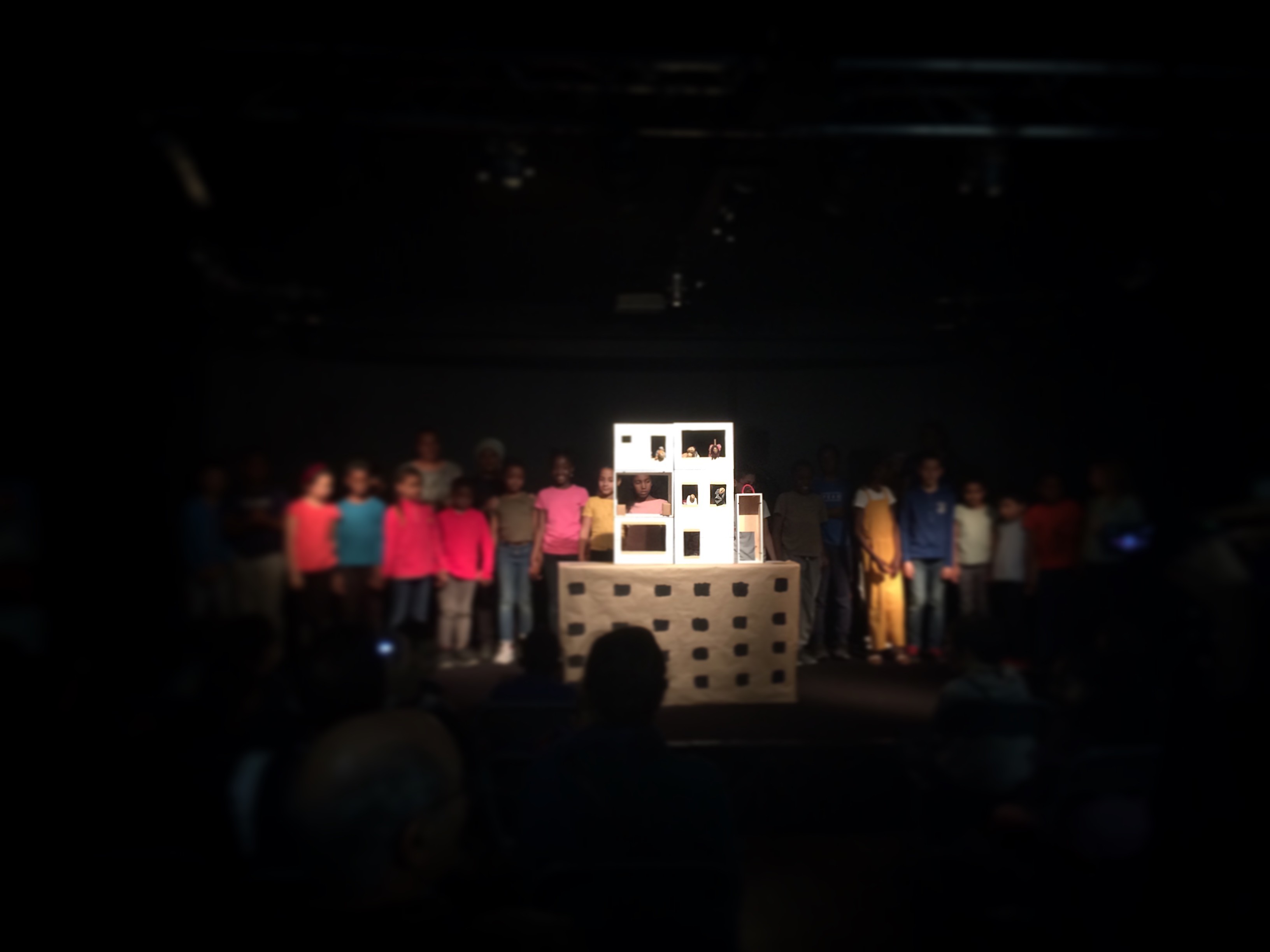 théâtre et témoignages enfants adultes ASL projet social et culturel théâtre compagnie atelier sur scène théâtre et témoignages enfants adultes ASL projet social et culturel théâtre compagnie atelier sur scène